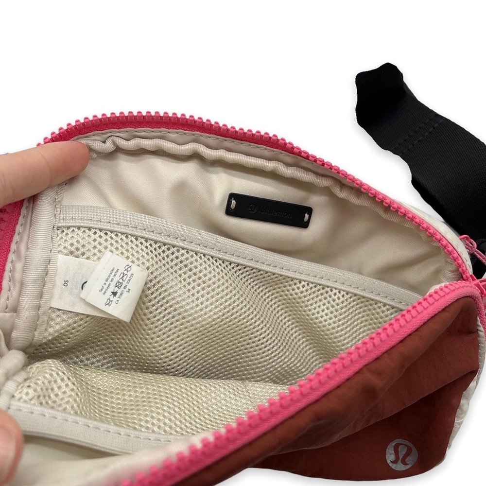Lululemon Everywhere Belt Bag *1L - Picture 4 of 9